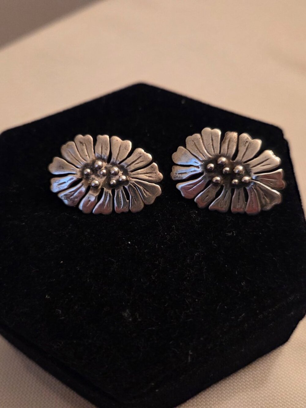 Vintage Silver Daisy Earrings